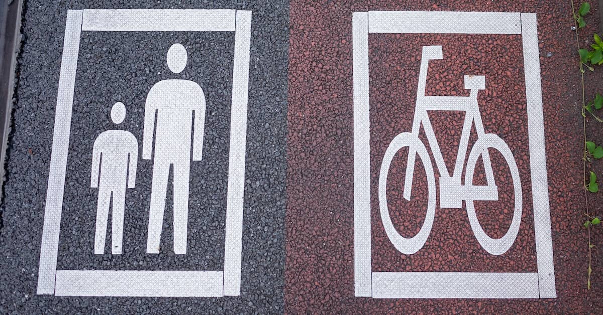 pedestrian and bicycle crossing sign